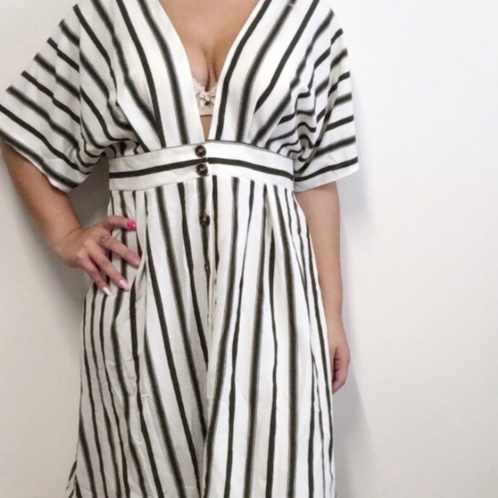 Plunging Neckline Short Sleeve Striped Dress